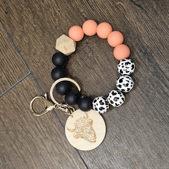 Accessories - NEW Beaded Keychain Bracelet with Bull Pendant
